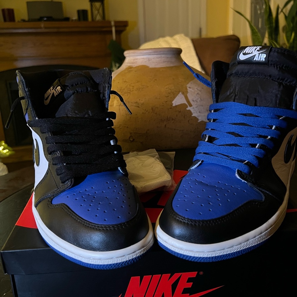 Jordan 1 Retro High OG “Royal Toe”